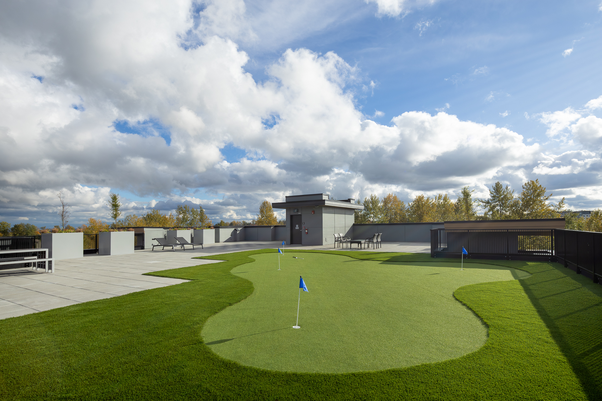 The Commons - Rooftop Amenities - Putting Green